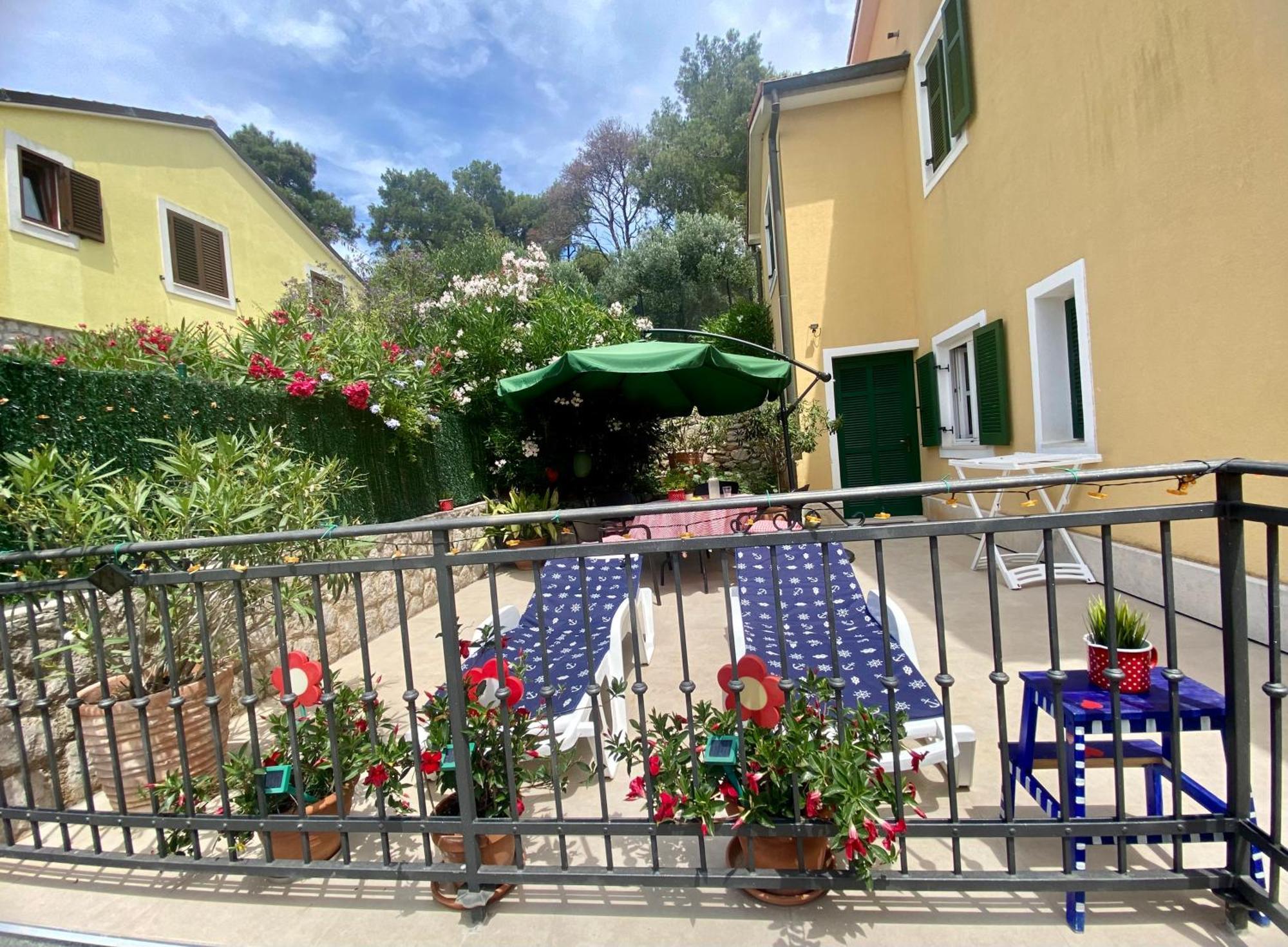 Apartments Atila Mali Losinj Exterior photo